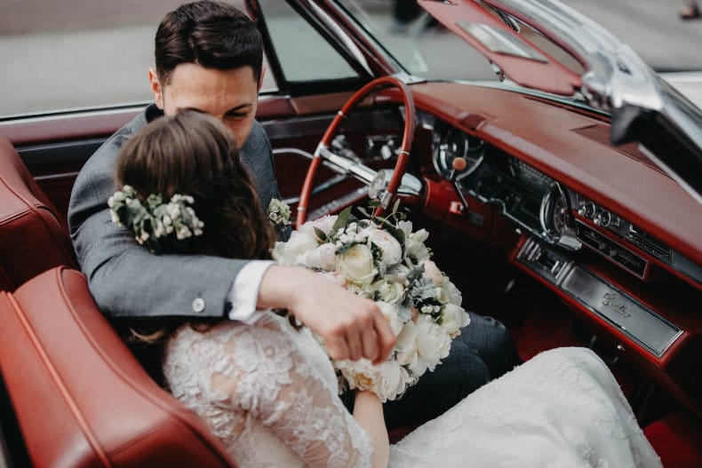 Bryllupskørsel i klassisk bil